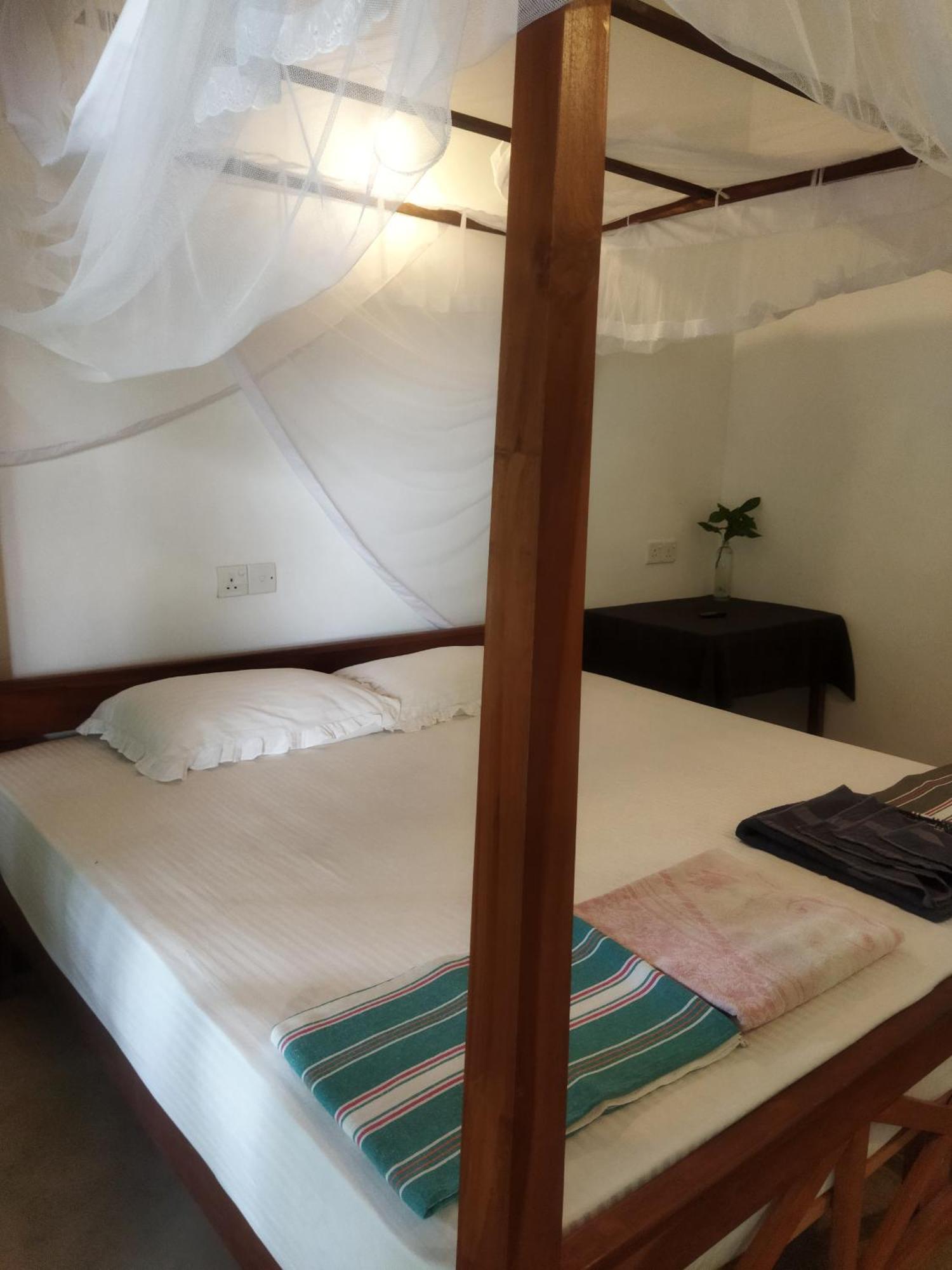 Gold Ocean House Apartment Dickwella Room photo